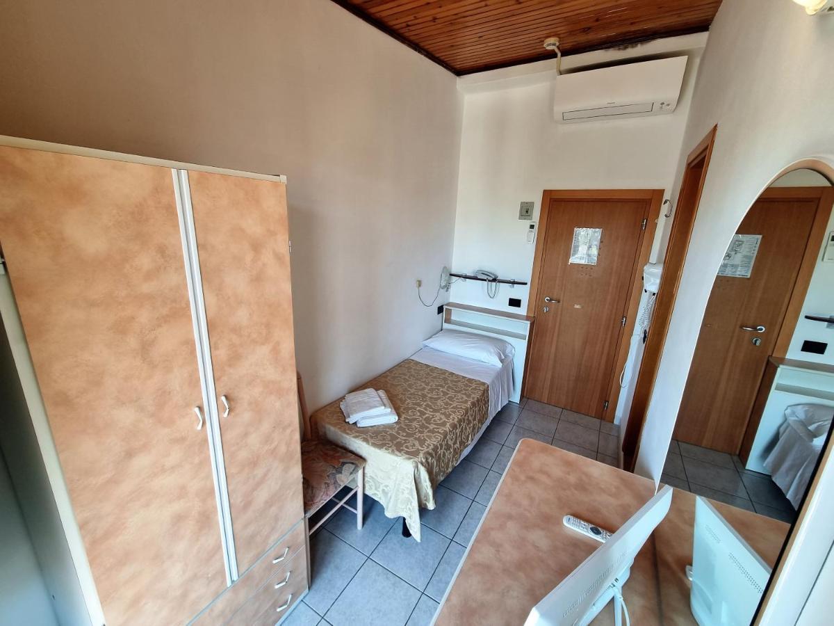 Hotel Marina Riccione Luaran gambar