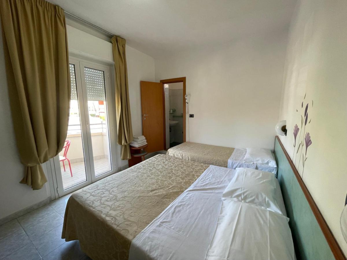 Hotel Marina Riccione Luaran gambar