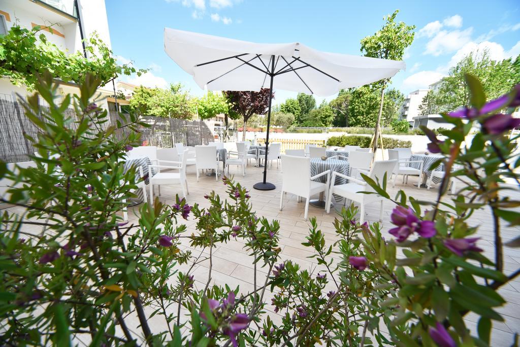 Hotel Marina Riccione Luaran gambar